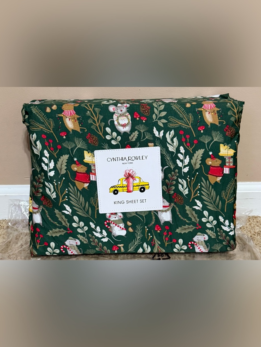 Cynthia Rowley Green Holiday Sheet Set with Festive Motifs - Picture 3 of 4